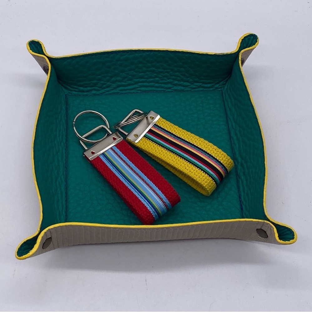 -NEW Valet tray HAND MADE pebble grain leather, coin & key tray 7" x 7"